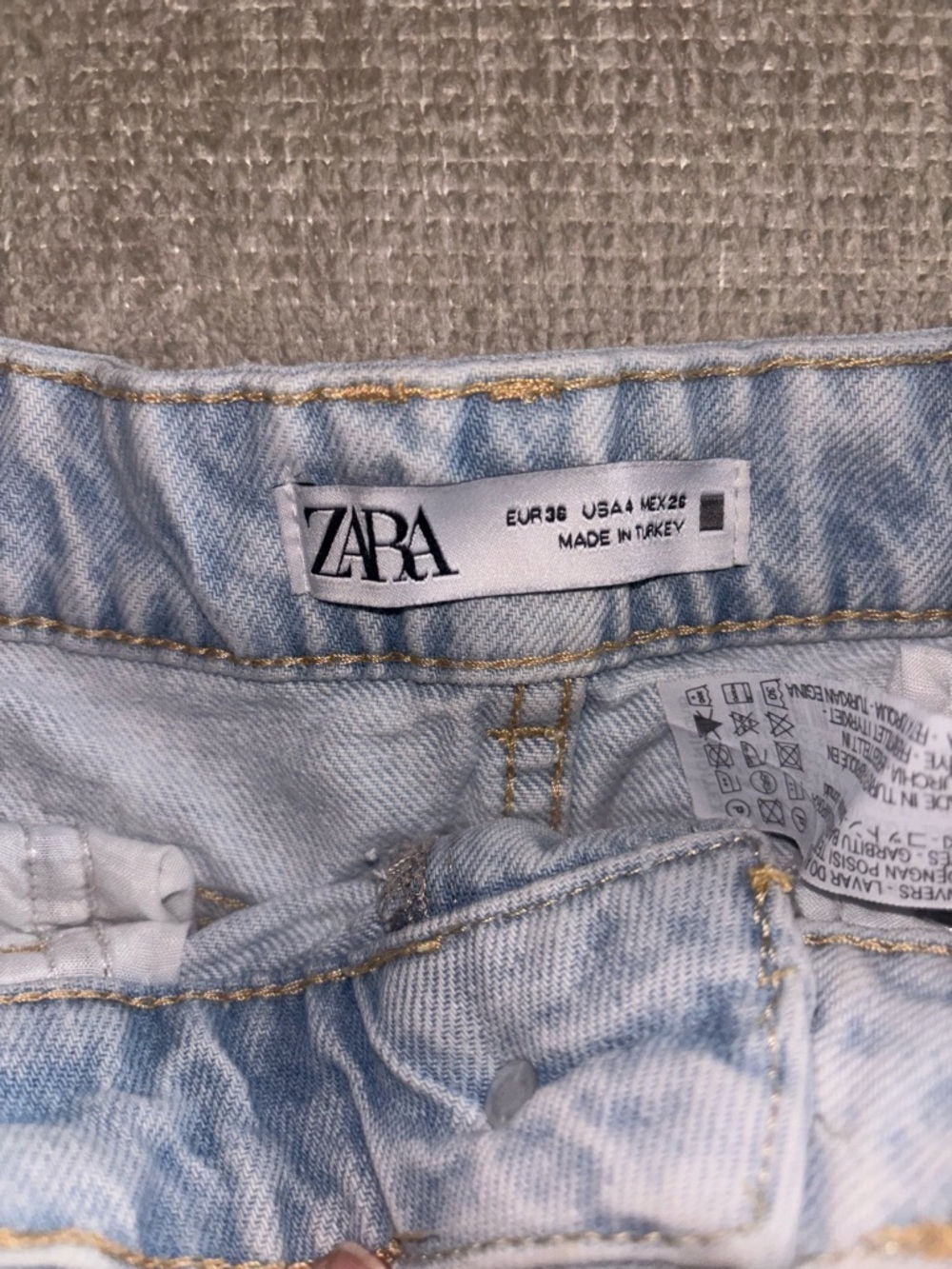 Zara Light Wash Distressed Denim Shorts Size 4 High Rise Frayed Hem Summer - Picture 3 of 4